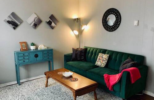 North End Apartment | Cozy 2-BDRM, Mid Floor, Backyard