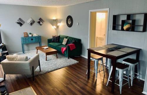 North End Apartment | Cozy 2-BDRM, Mid Floor, Backyard