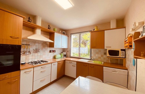 Saint-Gildas-de-Rhuys House | Cozy 2-Bed Home, Peaceful Area, Near Beach, Garden & BBQ