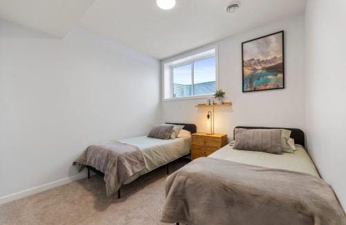 Southeast Calgary House | Cozy 2-Bed 1 Bath Entire Place