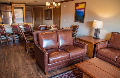 Gatlinburg - Pigeon Forge Resort | Cozy 2 bed & 2 bath unit in Westgate Smokey Mtn. Resort & Water park.nSleeps 6