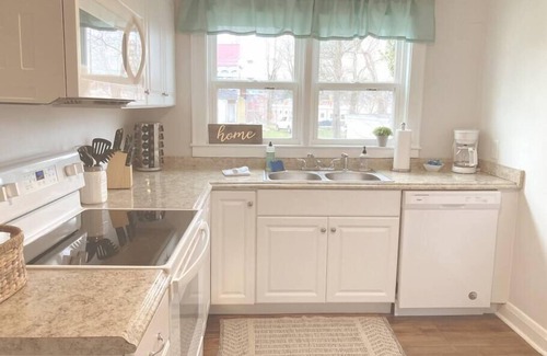Bristol Apartment | Cozy 2 Bed Apartment in Bristol