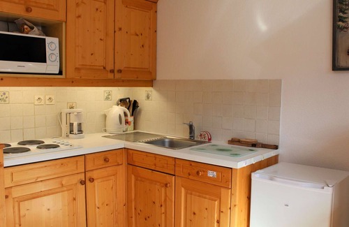 Les Claux Apartment | Cozy 2-Bed Apartment with Balcony, 100m from Slopes and Shops in Vars Les Claux