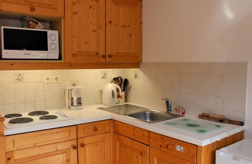 Les Claux Apartment | Cozy 2-Bed Apartment with Balcony, 100m from Slopes and Shops in Vars Les Claux