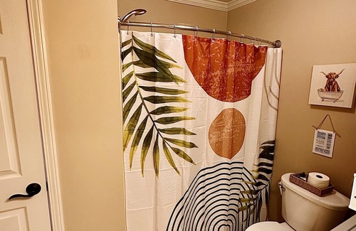 Gainesville Apartment | cozy 2-bed basement apartment with fast access to parks, Lake Lanier, and more.