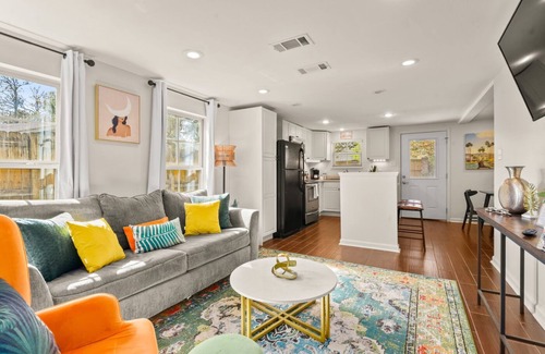 Mid City South House | Cozy 2-Bed Retreat with a Spacious Yard!