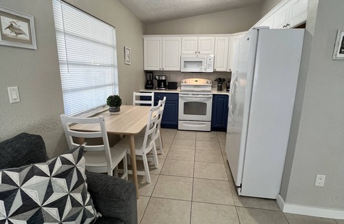 Bradenton Apartment | Cozy 2 bed short drive to Anna Maria Island