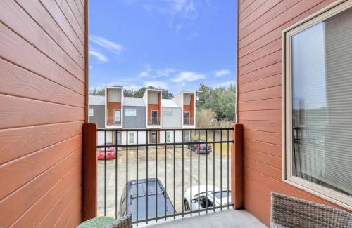 Lafayette House | Cozy 2 Bed Townhome near the Hospital