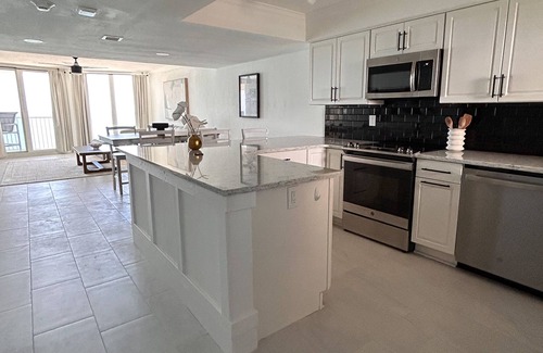 Ocean View Halifax Estates Condo | Cozy 2-bedroom condo in charming Daytona Beach Shores.