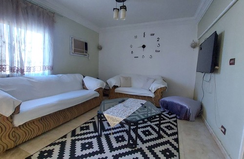 Al-Khalifa Apartment | Cozy 2-bedroom apartment in wonderful Cairo, Mokattam with WiFi, AC