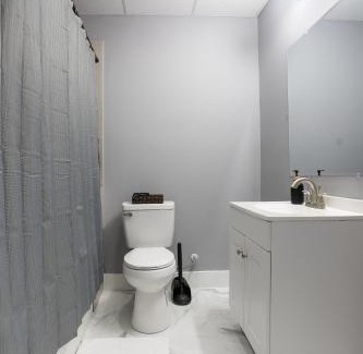 Decatur House | Cozy 2 Bedroom 15 mins from Dwntown ATL