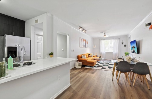 Marina del Rey Apartment | Cozy 2-bedroom apartment in welcoming Marina del Rey! Free parking and pool!