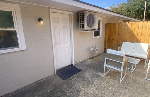 Warner Robins Apartment | Cozy 2-bedroom apartment in welcoming Warner Robins with WiFi, AC