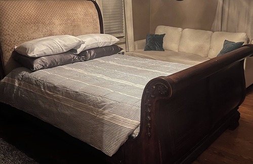 West Hartford Apartment | Cozy 2-bedroom apartment in wonderful West Hartford with WiFi and parking