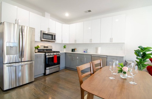 Greenville Apartment | Cozy 2-bedroom apartment in charming Jersey City with WiFi, AC