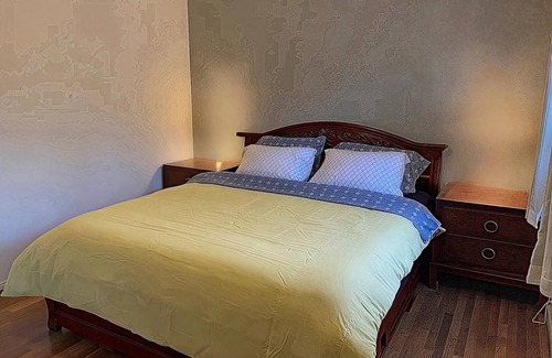 San Gabriel Apartment | Cozy 2 bedroom apartment in beautiful San Gabriel with WiFi, AC