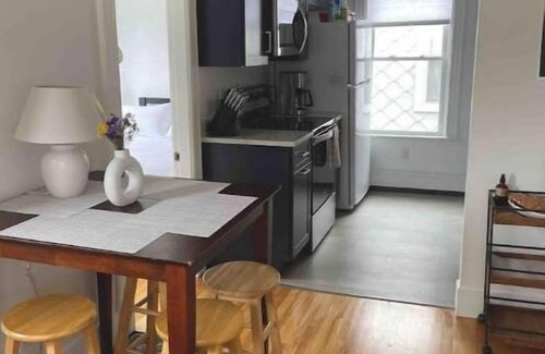 Burlington Apartment | Cozy 2 Bedroom Apartment Overlooking Park