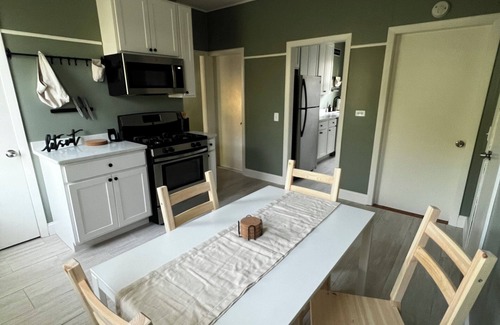 Wanskuck Apartment | Cozy 2-bedroom apartment Providence with WiFi, AC