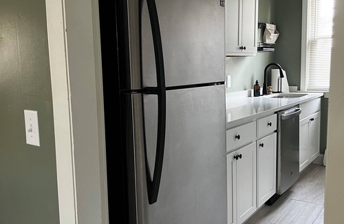 Wanskuck Apartment | Cozy 2-bedroom apartment Providence with WiFi, AC