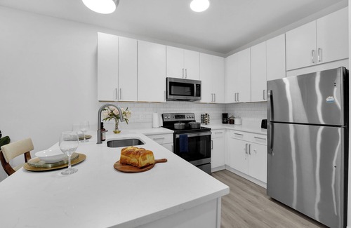 Union Apartment | Cozy 2-bedroom apartment with AC and WiFi in enjoyable Irvington