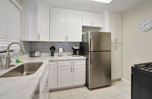 Downtown San Diego Apartment | Cozy 2-Bedroom Apartment in Downtown/Little Italy SD