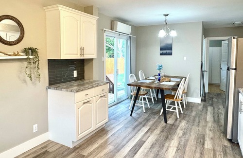 Moncton Apartment | Cozy 2 bedroom apartment with yard, big lounge
