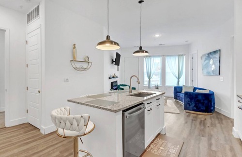 Castleberry Hill Apartment | Cozy 2-bedroom apartment in the heart of Atlanta with AC, WiFi & public transpor