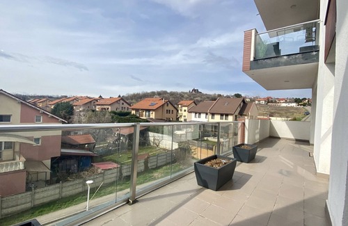 Oradea Apartment | Cozy 2-bedroom apartment in adorable Oradea with WiFi, AC and free Parking