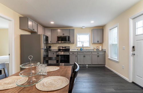 Guild Apartment | Cozy 2-bedroom apt 4 innLakes Region with AC, WiFi, Pet friendly 2 queen beds