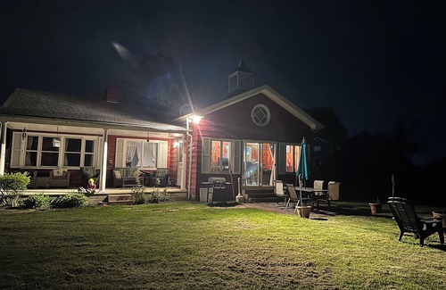 Anchor Bay Harbor House | Cozy 2-bedroom bungalow on Lake St Clair with plenty of room to dock your boat!