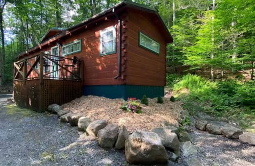 Saranac Lake Cabin | Cozy 2-bedroom cabin with Lake Colby beach access