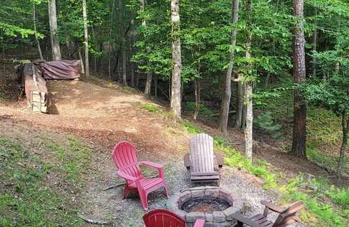 Blairsville Cabin | Cozy 2-bedroom cabin in charming Blairsville located in the North GA Mtns.