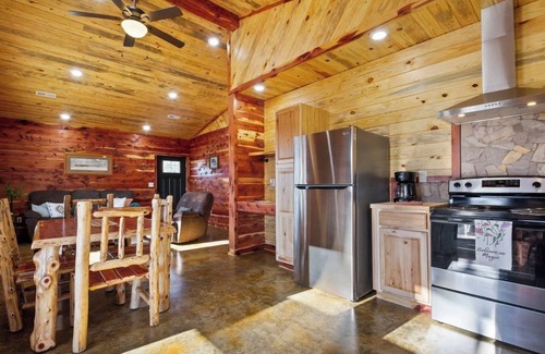 Cotter Cabin | Cozy 2-bedroom cabin in cotter with beautiful river views!