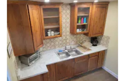 Barrio Hollywood House | Cozy 2 bedroom Casita with private fenced in yard