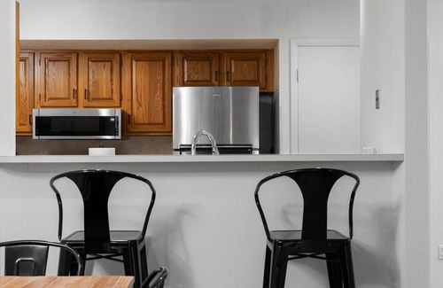 Acme Apartment | Cozy 2 Bedroom Condo at GTR!
