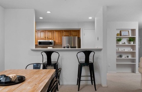 Acme Apartment | Cozy 2 Bedroom Condo at GTR!