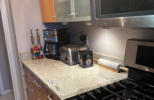 Alexandria West Condo | Cozy 2-bedroom condo in Alexandria w/fast WiFi, gym, assigned garage parking!
