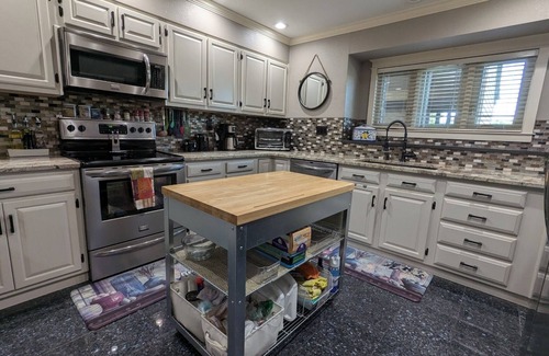 Littleton Condo | Cozy 2-bedroom condo with WiFi, AC in welcoming Centennial