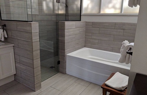 Redmond Condo | Cozy 2-bedroom condo with AC, WiFi in enchanting Redmond