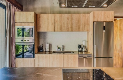 Tulum Condo | Cozy 2-bedroom condo with rooftop pool and WiFi in downtown Tulum
