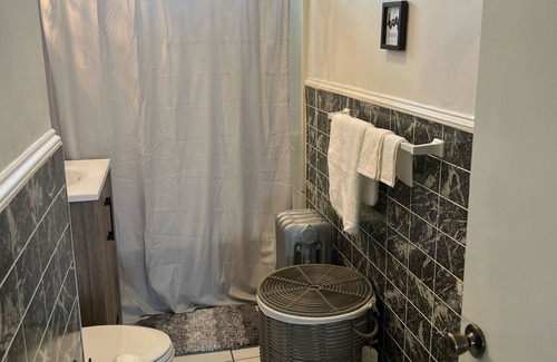 Brockton Apartment | Cozy 2 bedroom conveniently located to all you need