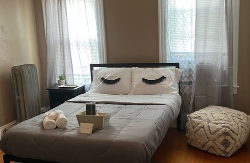 Brockton Apartment | Cozy 2 bedroom conveniently located to all you need