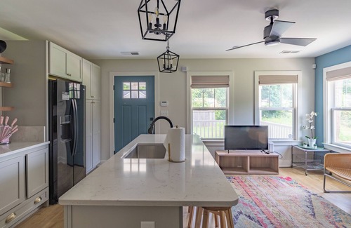 Cooper-Young Historic District House | Cozy 2 bedroom Cooper Young 7 minutes from Downtown