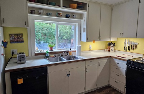 Libby Cottage | Cozy 2-bedroom cottage with peaceful Kootenai River view/access, Pets Welcome!
