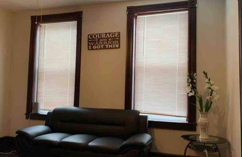 Troy Apartment | Cozy 2 Bedroom Downtown Troy Family Apartment