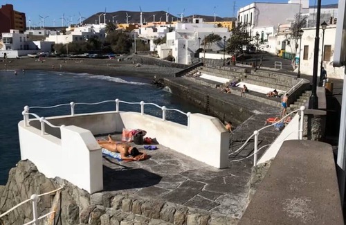 Poris de Abona Apartment | Cozy 2-bedroom apartment in enjoyable Porís de Abona with WiFi