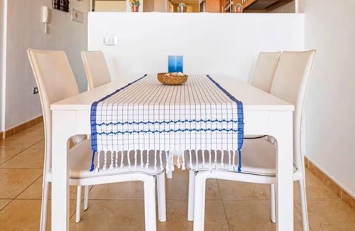 Poris de Abona Apartment | Cozy 2-bedroom apartment in enjoyable Porís de Abona with WiFi