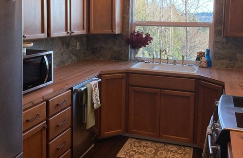 Gig Harbor House | Cozy 2-bedroom house with amazing views in charming Gig Harbor