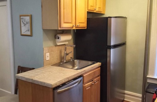Windsor Terrace Apartment | Cozy 2 bedroom in charming Windsor Terrace Brooklyn
