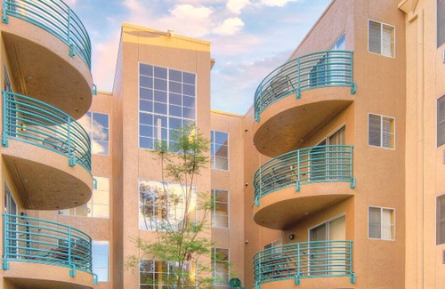Mission Valley Apartment | Cozy 2-bedroom in pleasant San Diego. Only 15min away from Convention Center